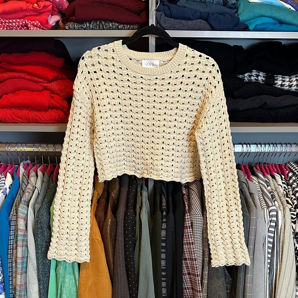 Zara cream long sleeve crew neck open knit cropped sweater size XS